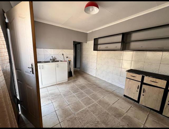 4 BEDROOM PROPERTY TO RENT IN LAUDIUM